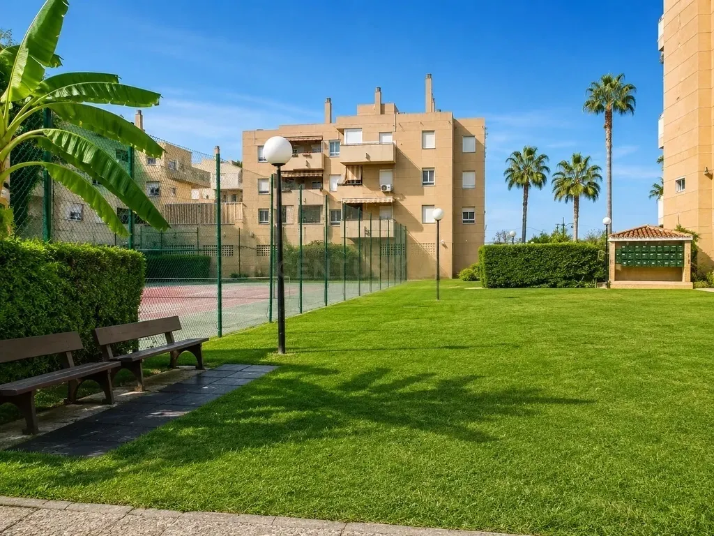 Espectacular apartamento en primera línea de playa en Guadalmar