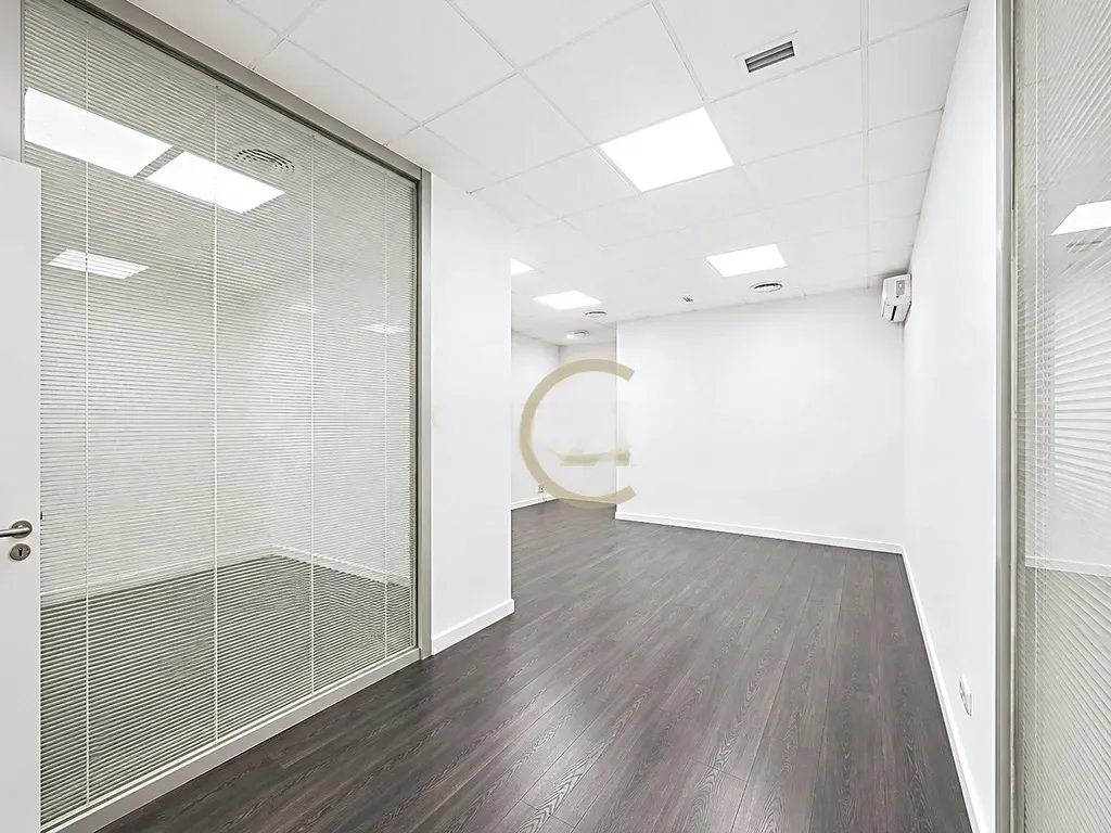 Oficina Premium en el Distrito Financiero de Málaga | Doble acceso y distribución flexible