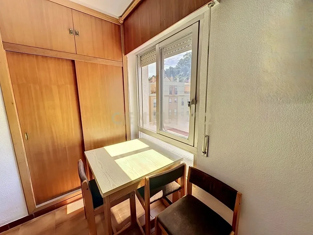 Spectacular 142 m2 3 Bedroom Apartment on Victoria Street