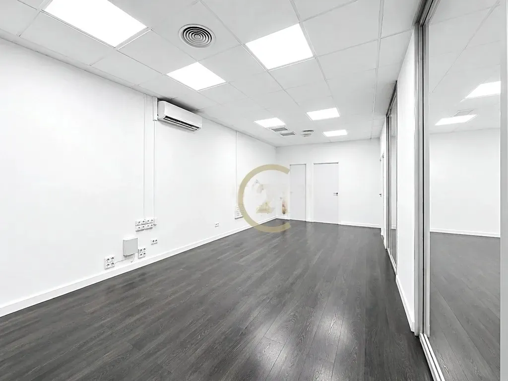Oficina Premium en el Distrito Financiero de Málaga | Doble acceso y distribución flexible