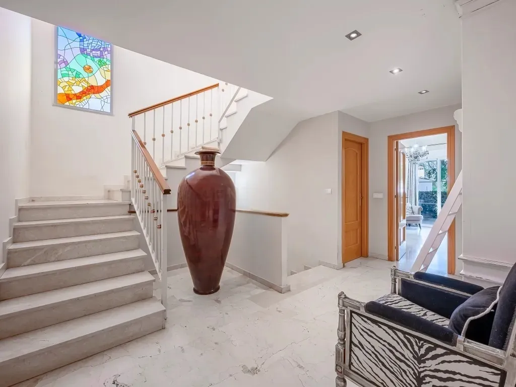 Villa en Guadalmina Alta: Su elegante oasis en Marbella