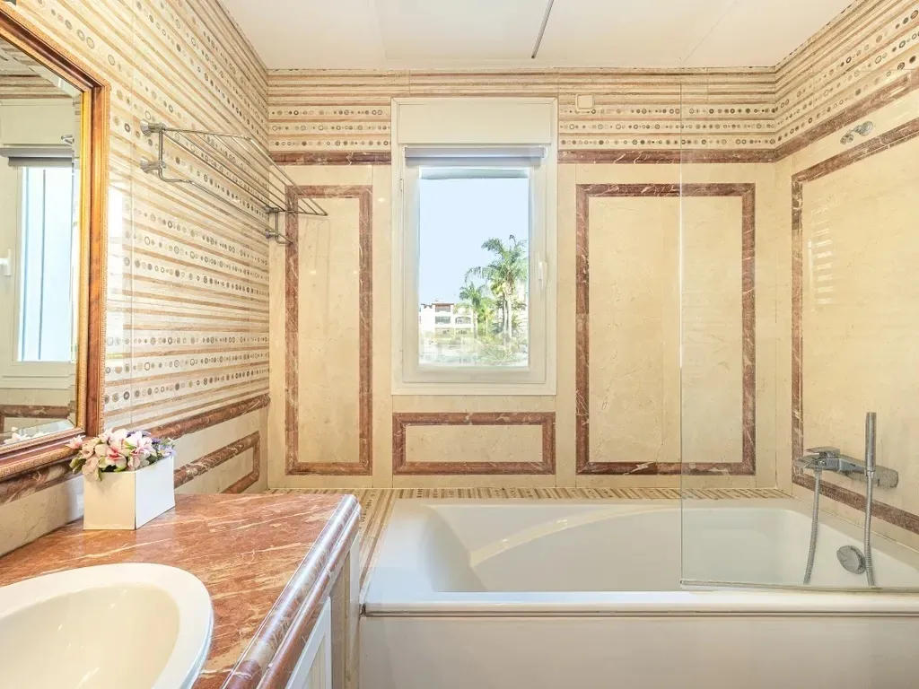 Lujoso apartamento 4 habitaciones en Lomas de Sierra blanca