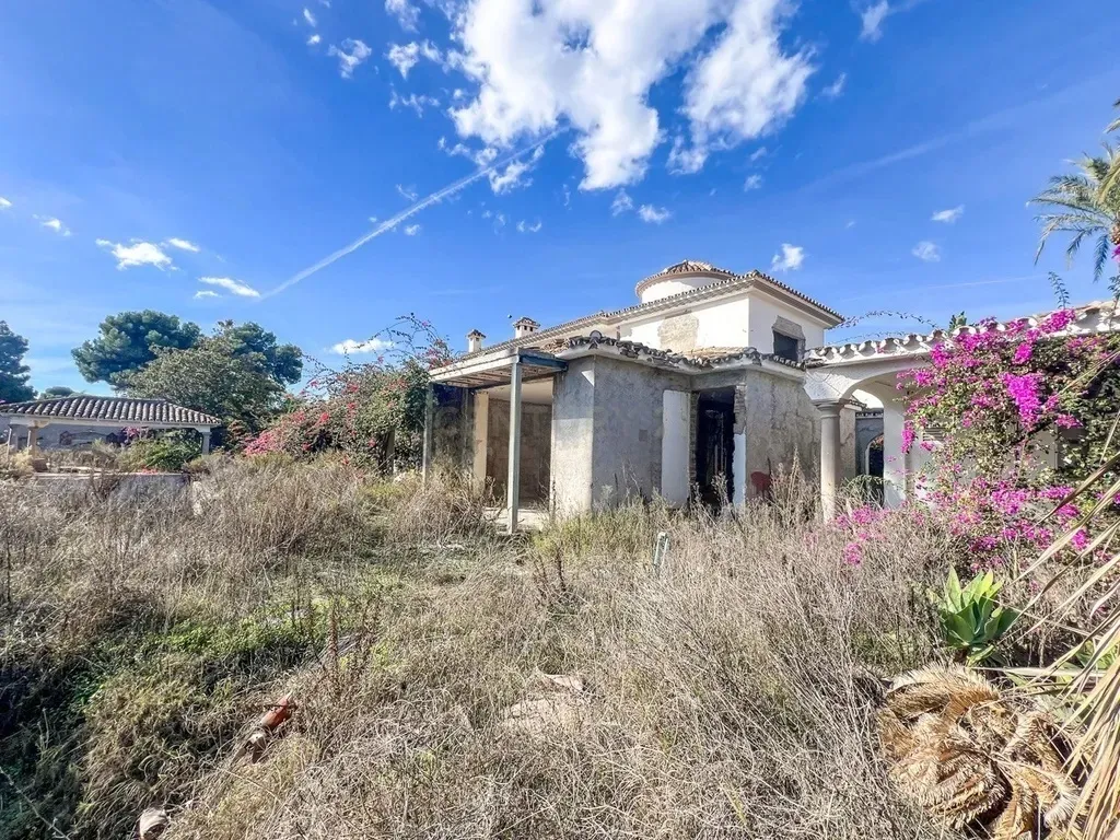 Unique Villa on the Second Line of the Beach in Costalita – Just 30 Meters from the Sea