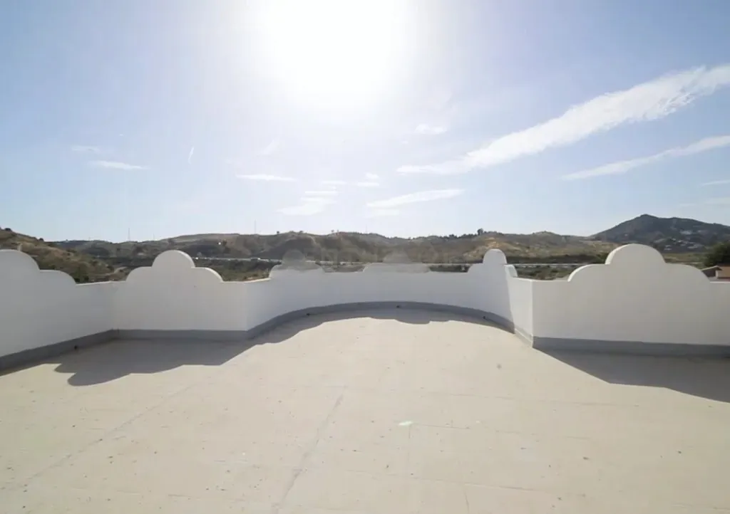 ESPECTACULAR CHALET INDEPENDIENTE CON PISCINA EN PUERTO DE LA TORRE