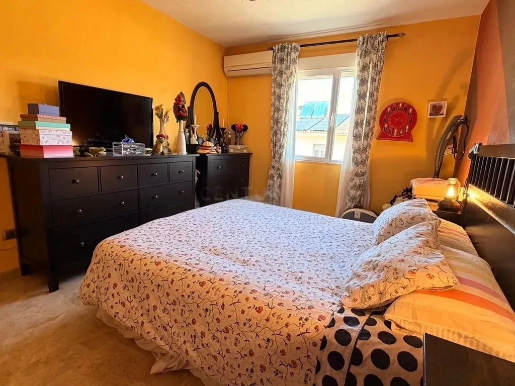 CHALET ADOSADO PREMIUM EN LOS ROSALES (CHURRIANA) – ¡LISTO PARA ENTRAR A VIVIR!