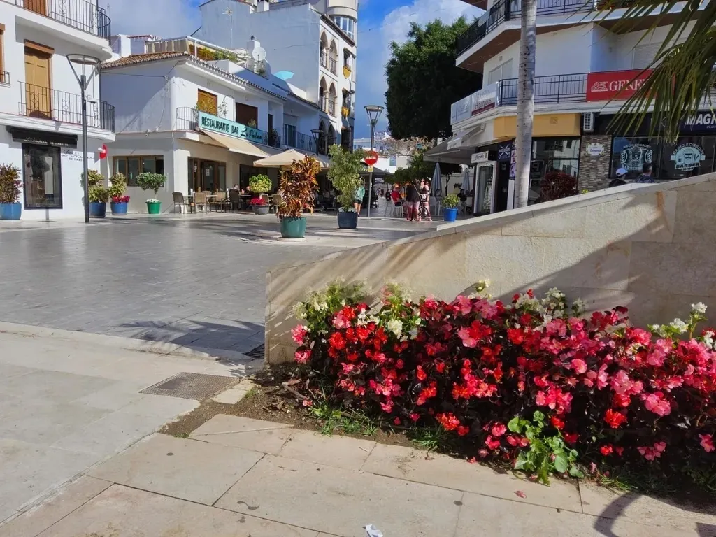 Renovierte 3-Zimmer-Wohnung mit touristischer Lizenz im Zentrum von Estepona
