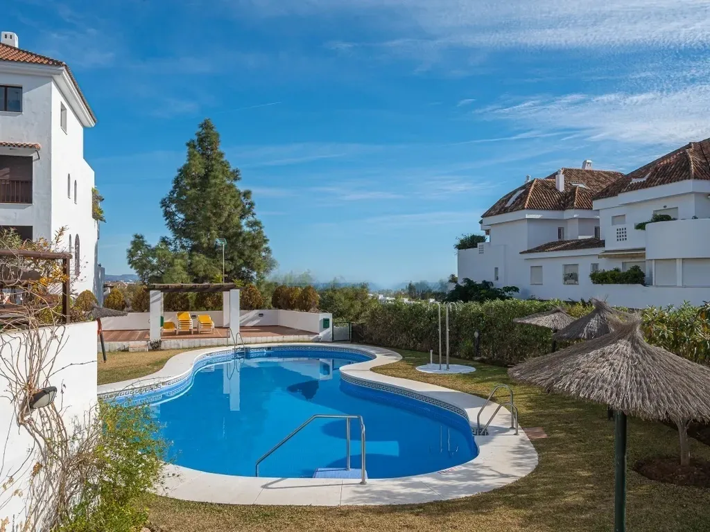 Apartamento en Venta en La Milla de Oro de Marbella!