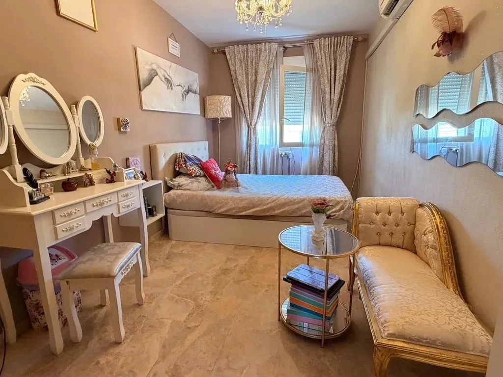 CHALET ADOSADO PREMIUM EN LOS ROSALES (CHURRIANA) – ¡LISTO PARA ENTRAR A VIVIR!