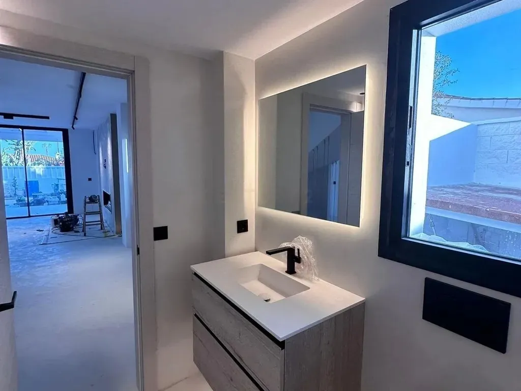 Villa Acqua: 4 bedroom villa on the New Golden Mile, Estepona