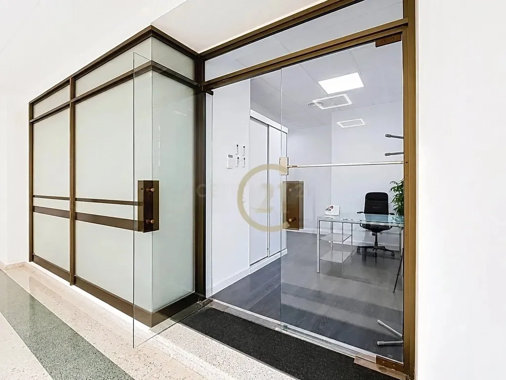 Oficina Premium en el Distrito Financiero de Málaga | Doble acceso y distribución flexible