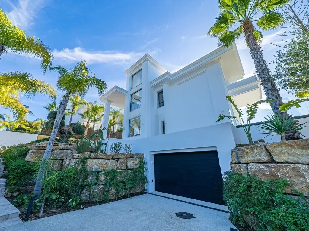 Villas de Lujo Atemporal en la Milla de Oro de Marbella