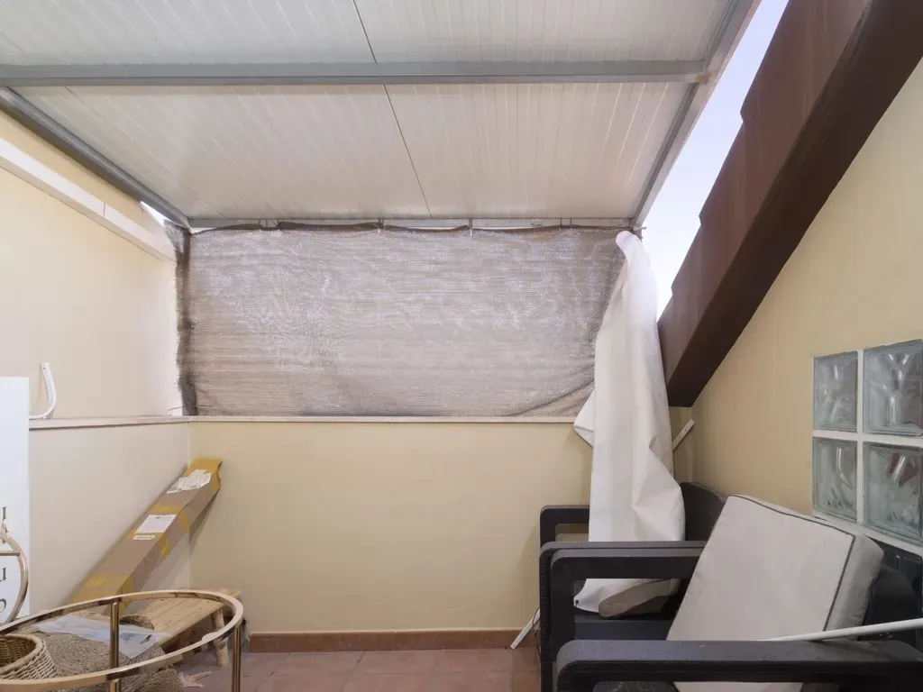Casa de 4 dormitorios con altillo de 56 m², terraza privada y excelente conexión en Campanillas