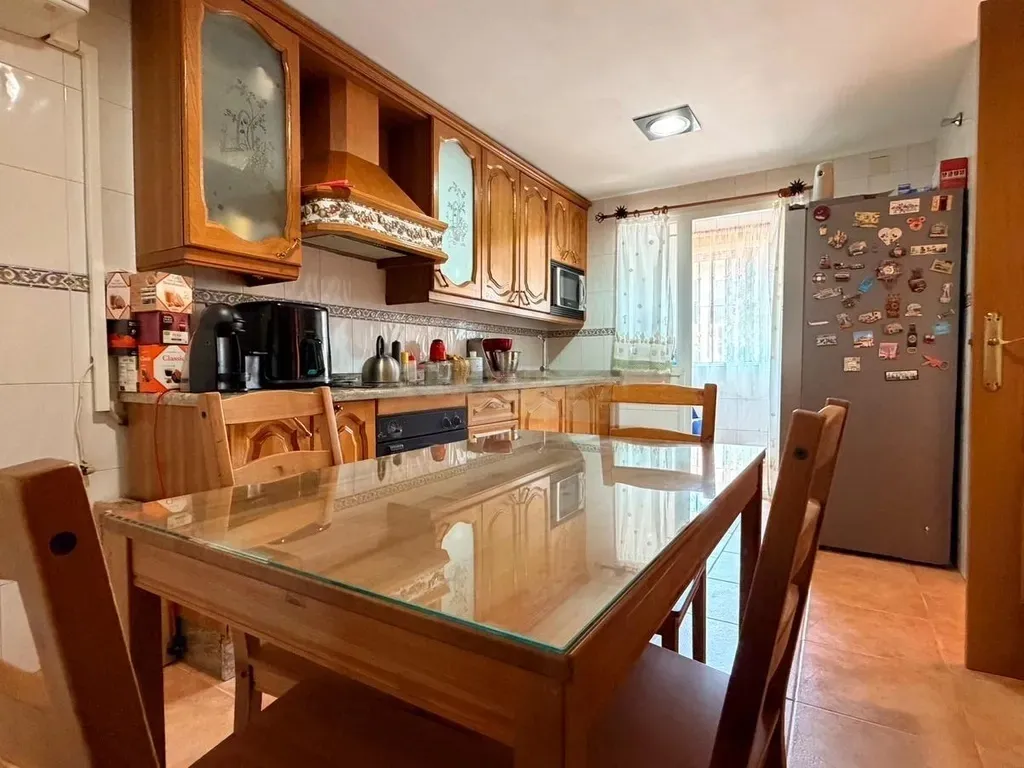 CHALET ADOSADO PREMIUM EN LOS ROSALES (CHURRIANA) – ¡LISTO PARA ENTRAR A VIVIR!