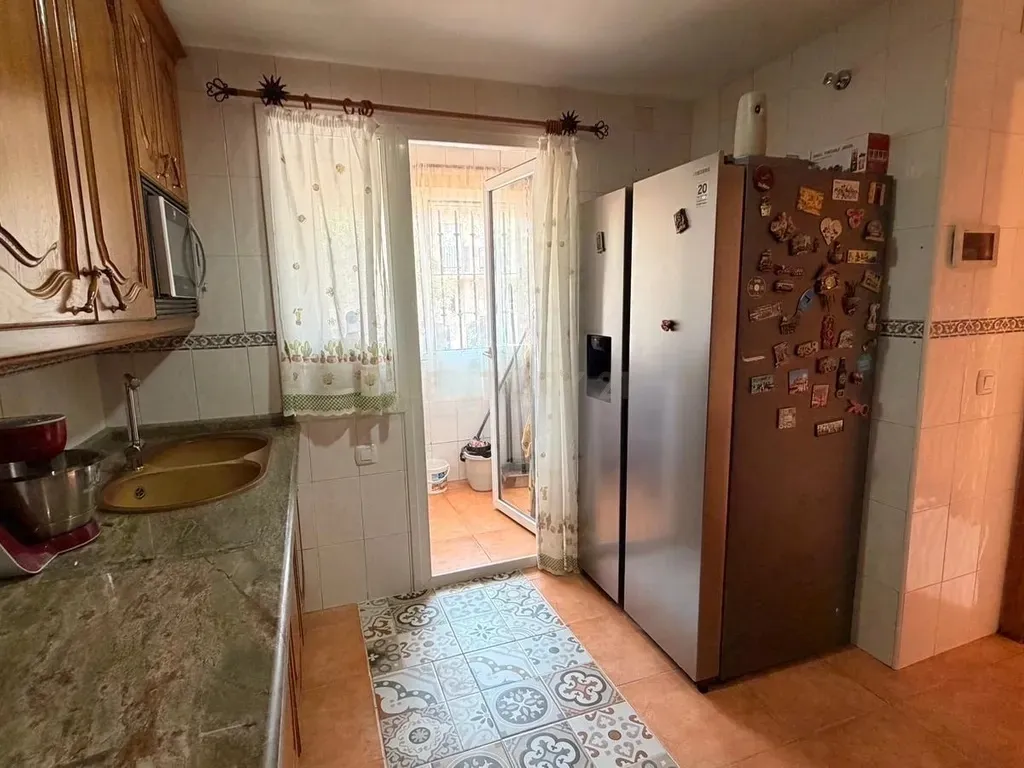 CHALET ADOSADO PREMIUM EN LOS ROSALES (CHURRIANA) – ¡LISTO PARA ENTRAR A VIVIR!