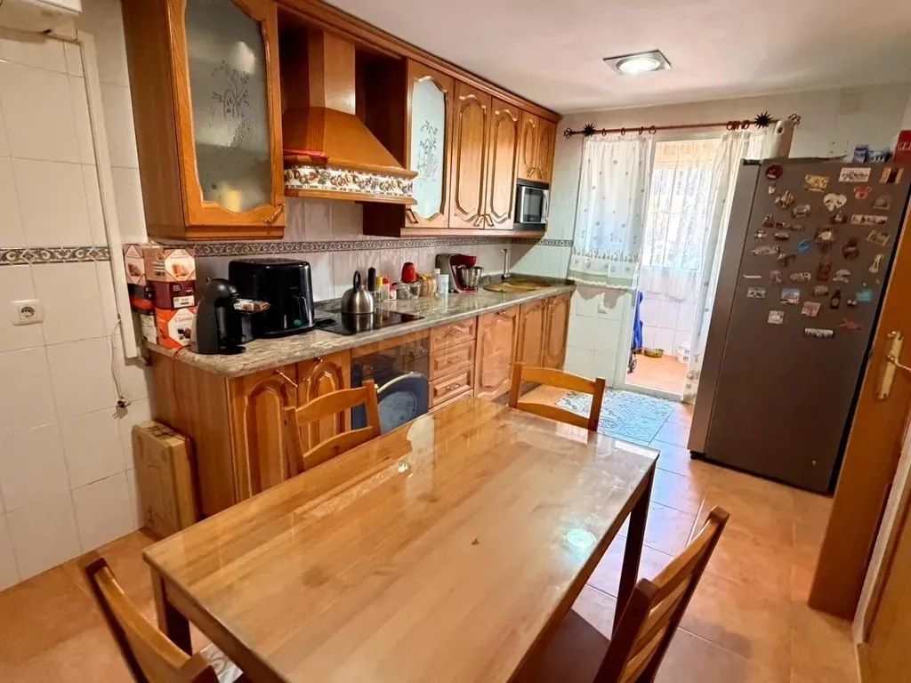 CHALET ADOSADO PREMIUM EN LOS ROSALES (CHURRIANA) – ¡LISTO PARA ENTRAR A VIVIR!