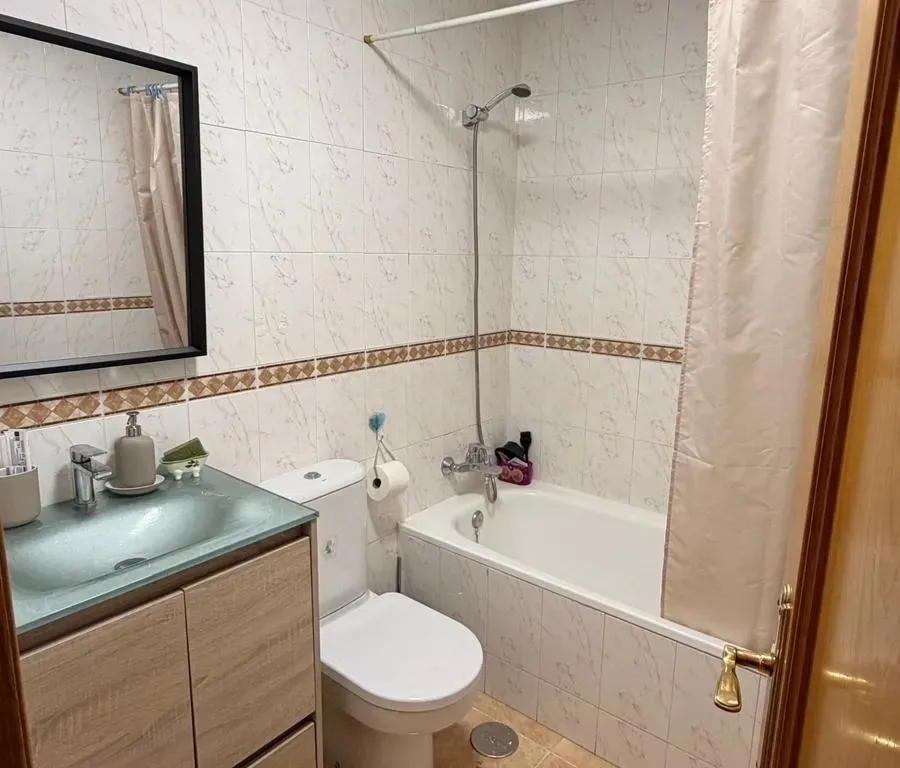 CHALET ADOSADO PREMIUM EN LOS ROSALES (CHURRIANA) – ¡LISTO PARA ENTRAR A VIVIR!