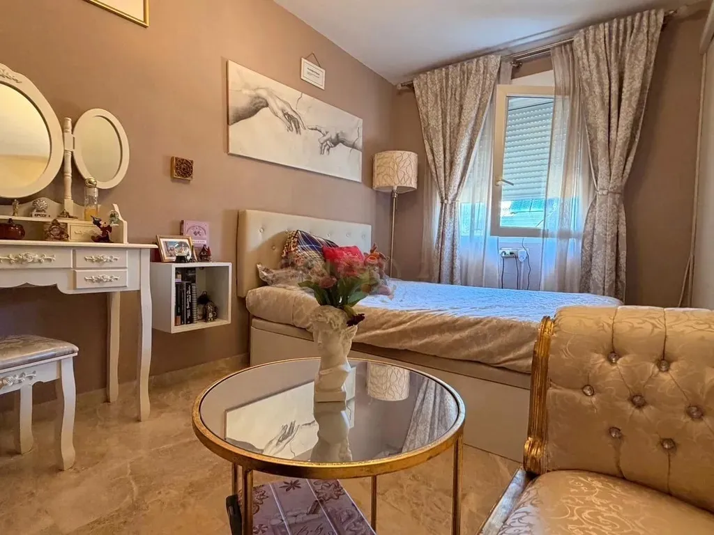 CHALET ADOSADO PREMIUM EN LOS ROSALES (CHURRIANA) – ¡LISTO PARA ENTRAR A VIVIR!