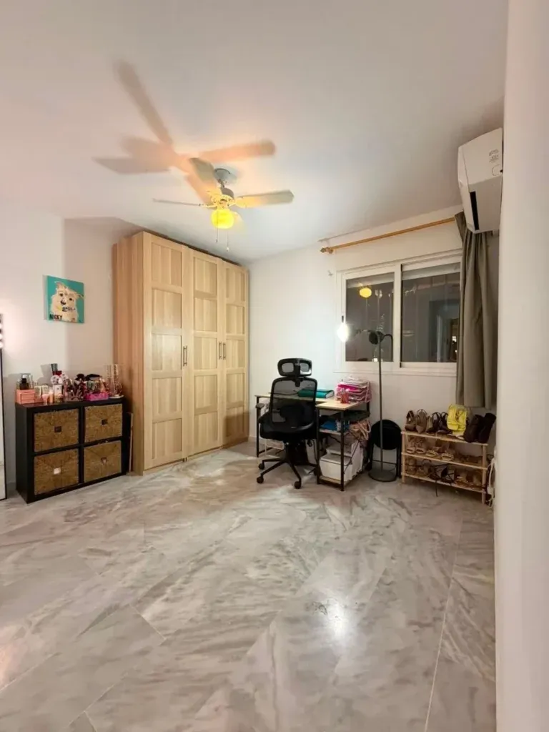 Apartamento con jardín privado, garaje y piscina en Riviera del Sol, Mijas