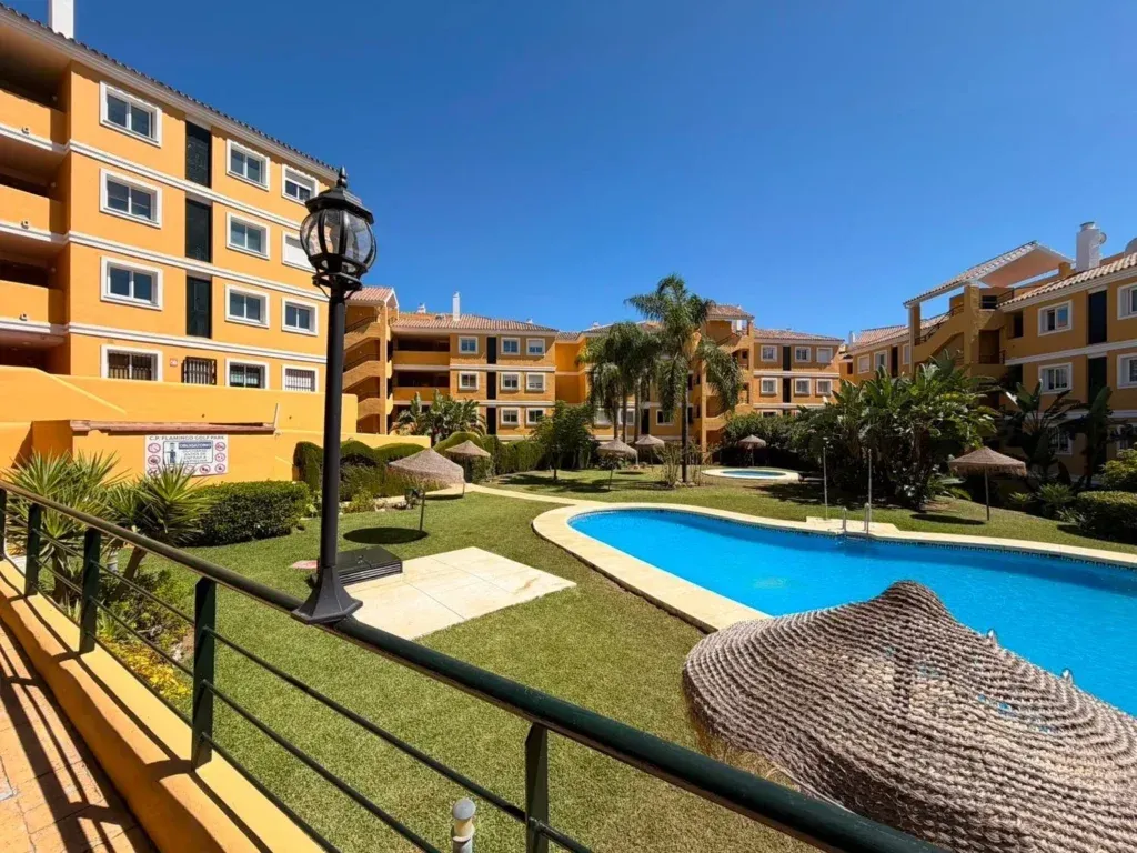 Apartamento con jardín privado, garaje y piscina en Riviera del Sol, Mijas — Calle Amatista, 1, Riviera del Sol, Mijas, Málaga. Ref. 5377
